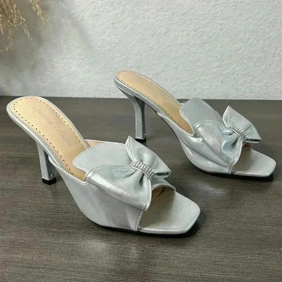Adrienne Vittadini Gladys Bow Mule Size 9M - Picture 1 of 13